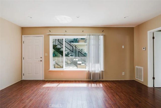 3131 Perlita, Los Angeles, CA 90039