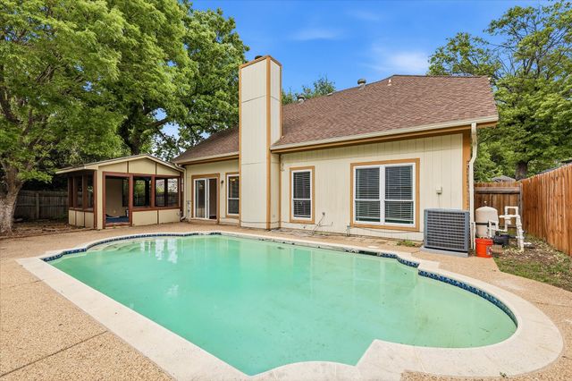 2204 Polo Club Court, Arlington, TX 76017