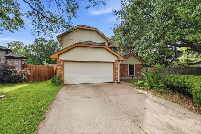 2204 Polo Club Court, Arlington, TX 76017