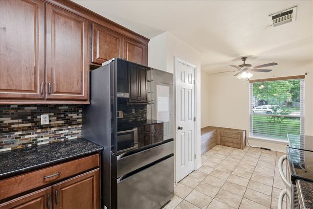 2204 Polo Club Court, Arlington, TX 76017