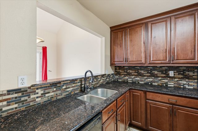 2204 Polo Club Court, Arlington, TX 76017