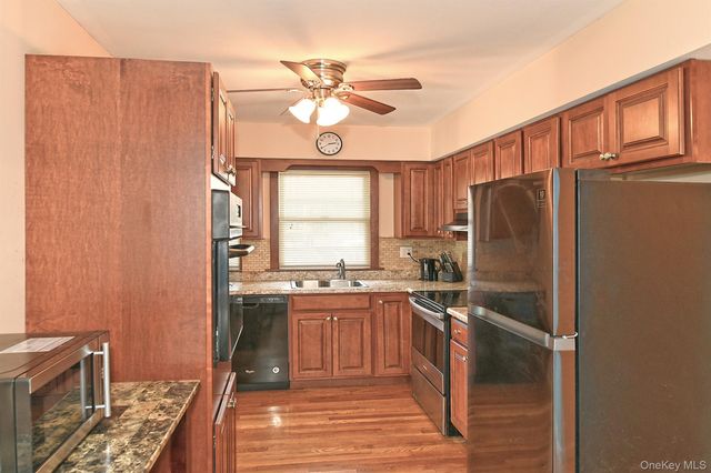 18 Kilburn Avenue, Huntington Station, NY 11746