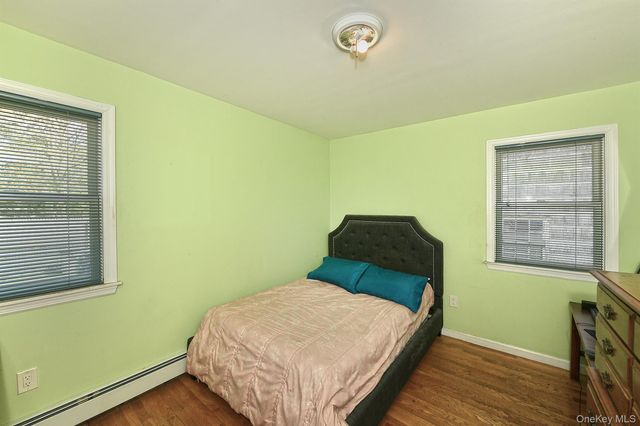 18 Kilburn Avenue, Huntington Station, NY 11746