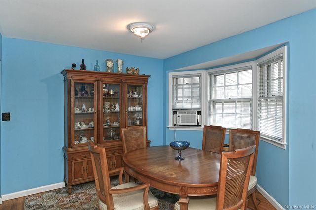 18 Kilburn Avenue, Huntington Station, NY 11746