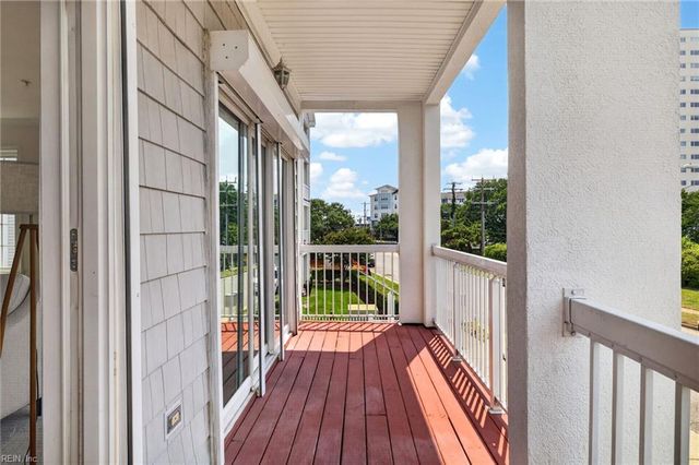 2300 Page Harbor Lndg Apt 101, Virginia Beach, VA 23451