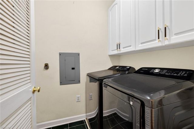 2300 Page Harbor Lndg Apt 101, Virginia Beach, VA 23451