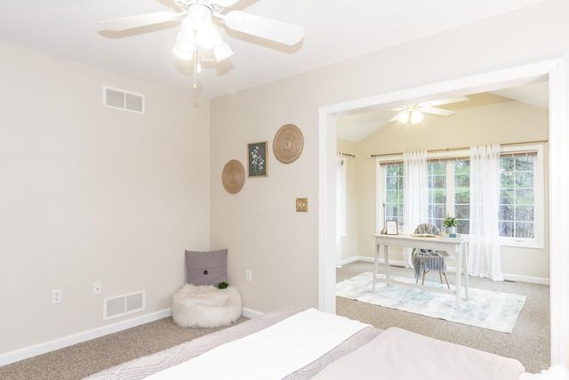 6 Lincoln Drive, Londonderry, NH 03053