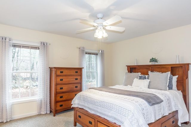 6 Lincoln Drive, Londonderry, NH 03053