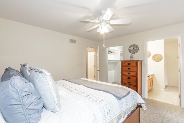 6 Lincoln Drive, Londonderry, NH 03053