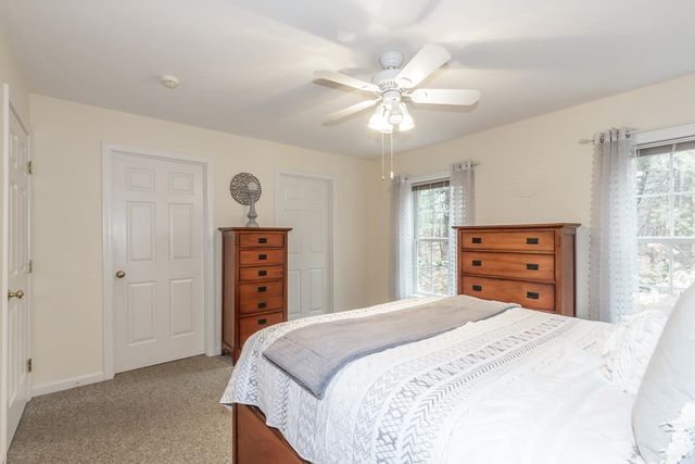 6 Lincoln Drive, Londonderry, NH 03053