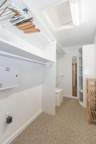 6 Lincoln Drive, Londonderry, NH 03053