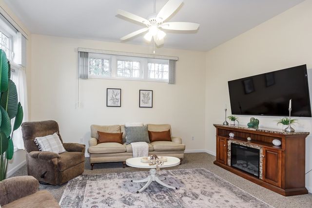 6 Lincoln Drive, Londonderry, NH 03053