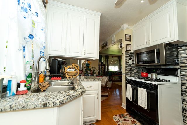 8805 S California Avenue, Evergreen Park, IL 60805