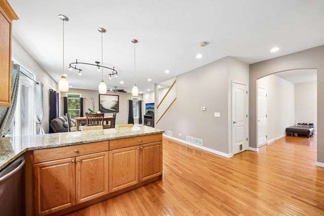 5105 W Flanders Road, Mchenry, IL 60050
