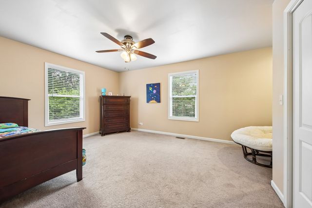 5105 W Flanders Road, Mchenry, IL 60050