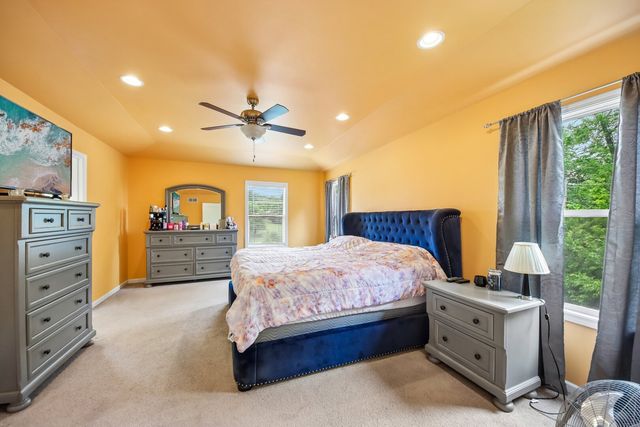 5105 W Flanders Road, Mchenry, IL 60050
