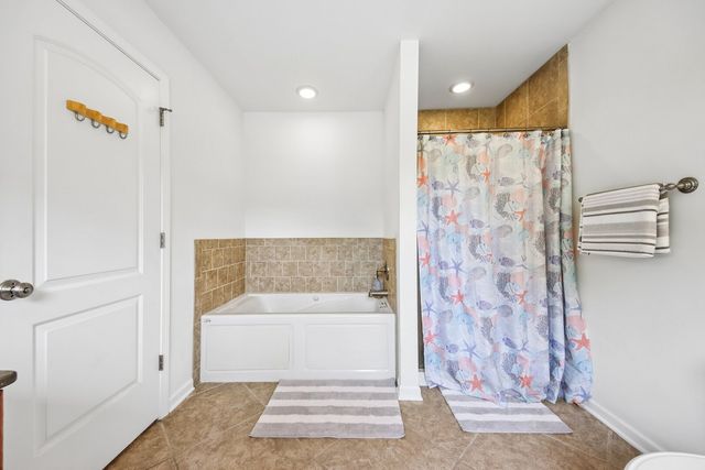 5105 W Flanders Road, Mchenry, IL 60050
