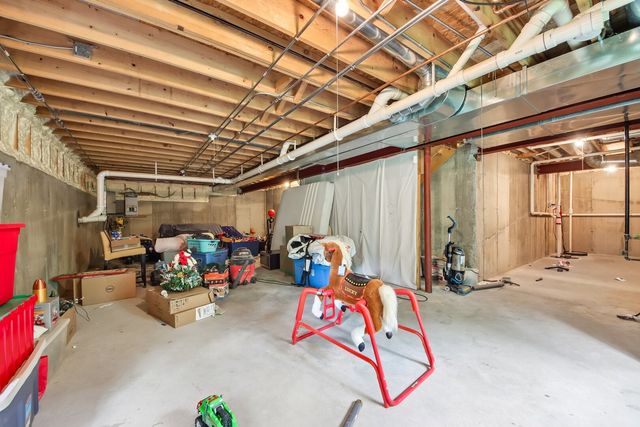 5105 W Flanders Road, Mchenry, IL 60050