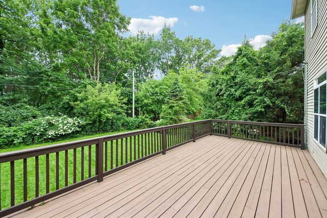 5105 W Flanders Road, Mchenry, IL 60050