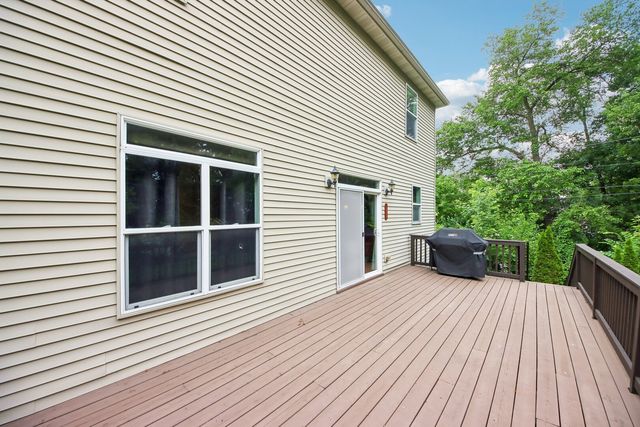 5105 W Flanders Road, Mchenry, IL 60050