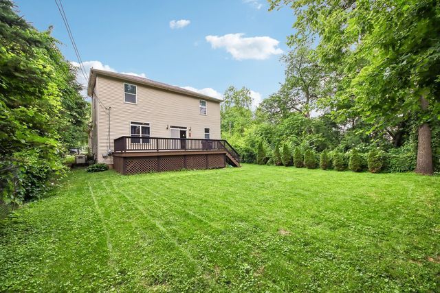 5105 W Flanders Road, Mchenry, IL 60050
