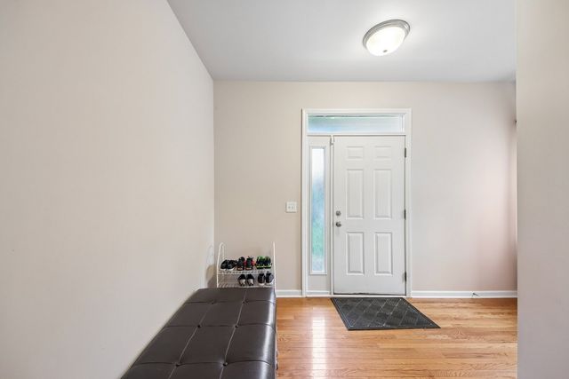 5105 W Flanders Road, Mchenry, IL 60050