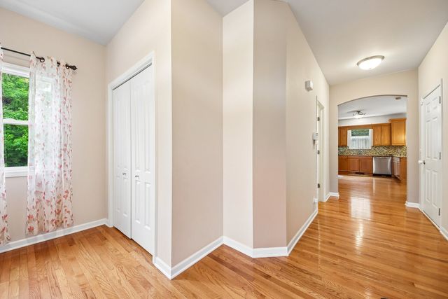 5105 W Flanders Road, Mchenry, IL 60050
