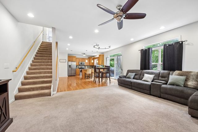 5105 W Flanders Road, Mchenry, IL 60050