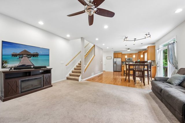 5105 W Flanders Road, Mchenry, IL 60050
