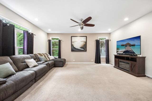 5105 W Flanders Road, Mchenry, IL 60050