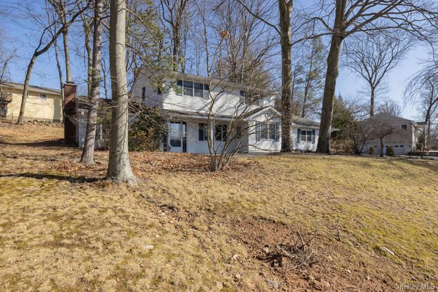 4 Dutch Court, West Nyack, NY 10994