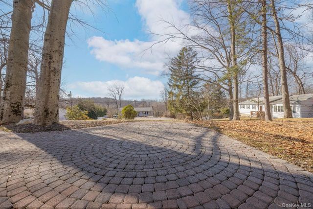 4 Dutch Court, West Nyack, NY 10994