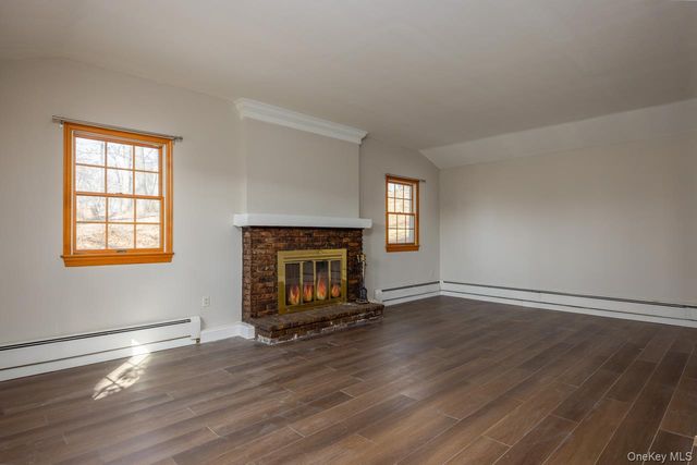 4 Dutch Court, West Nyack, NY 10994