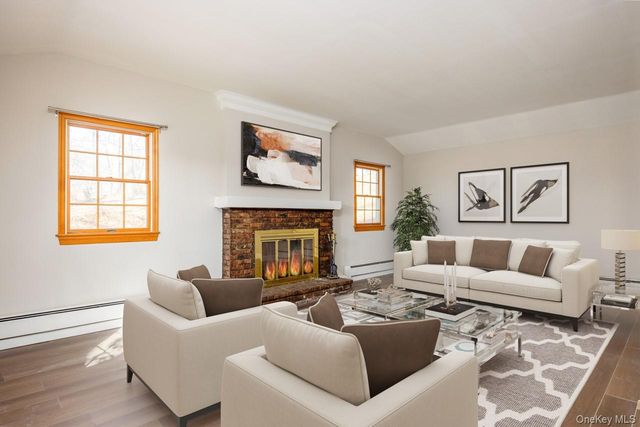 4 Dutch Court, West Nyack, NY 10994