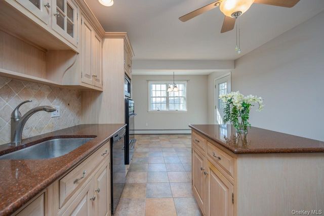 4 Dutch Court, West Nyack, NY 10994