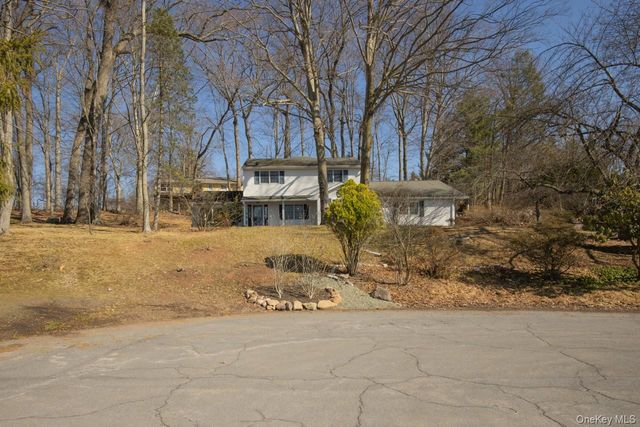 4 Dutch Court, West Nyack, NY 10994