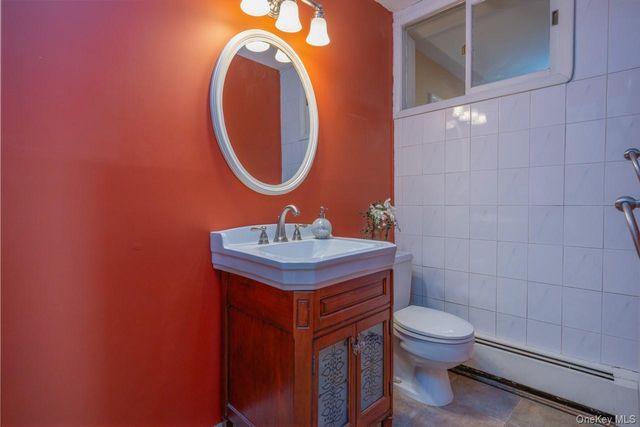 4 Dutch Court, West Nyack, NY 10994