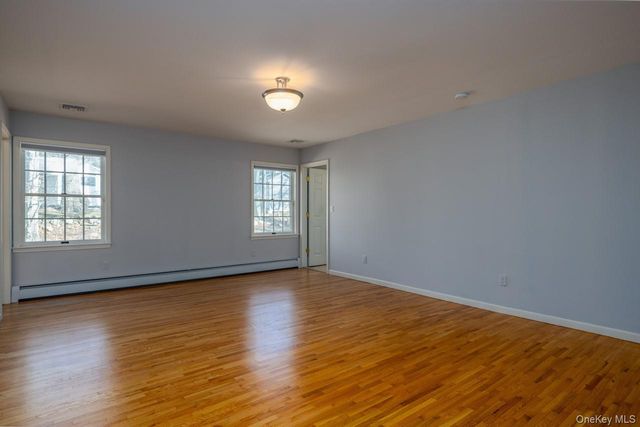 4 Dutch Court, West Nyack, NY 10994