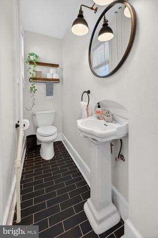 406 LINDEN AVE, Riverton, NJ 08077