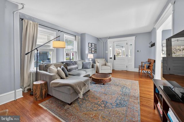 406 LINDEN AVE, Riverton, NJ 08077