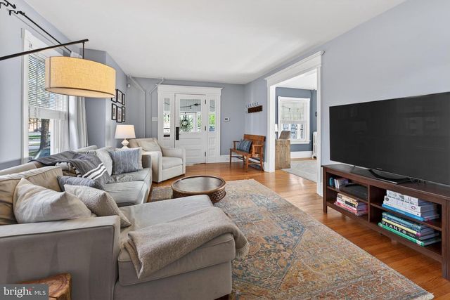 406 LINDEN AVE, Riverton, NJ 08077
