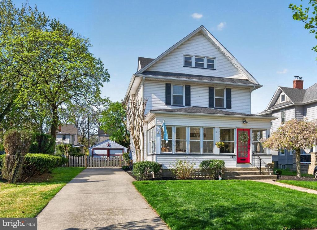406 LINDEN AVE, Riverton, NJ 08077