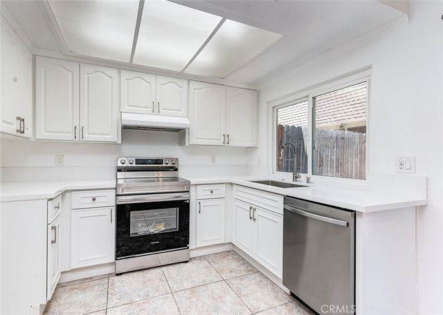 3733 N Harbor 44, Fullerton, CA 92835