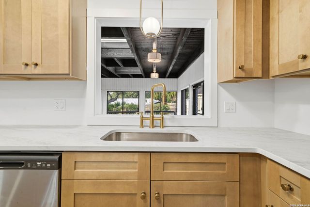 1311 wiltshire, Terrell Hills, TX 78209