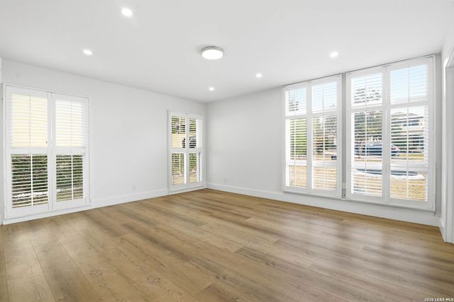 1311 wiltshire, Terrell Hills, TX 78209