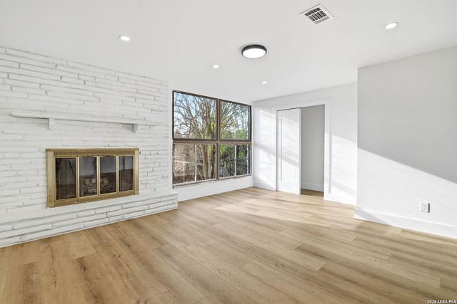 1311 wiltshire, Terrell Hills, TX 78209