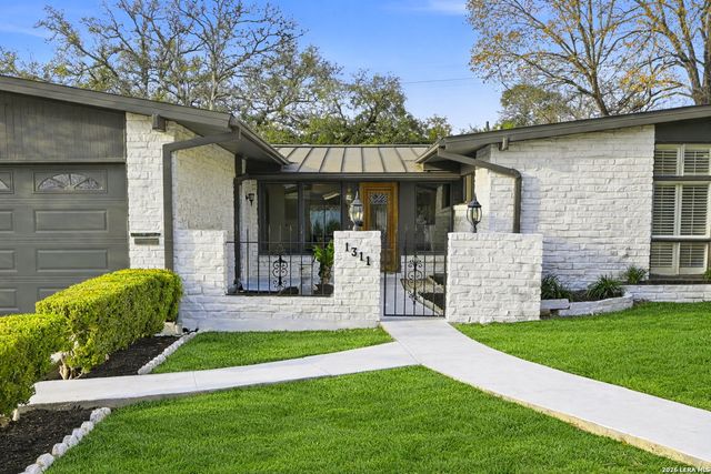 1311 wiltshire, Terrell Hills, TX 78209