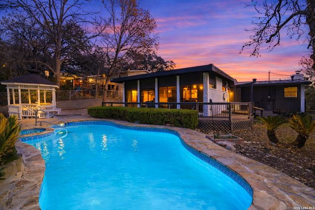 1311 wiltshire, Terrell Hills, TX 78209