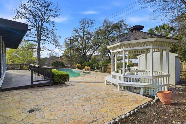 1311 wiltshire, Terrell Hills, TX 78209