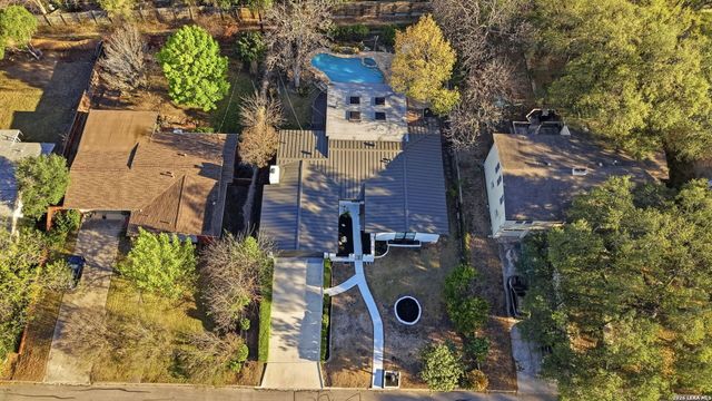 1311 wiltshire, Terrell Hills, TX 78209